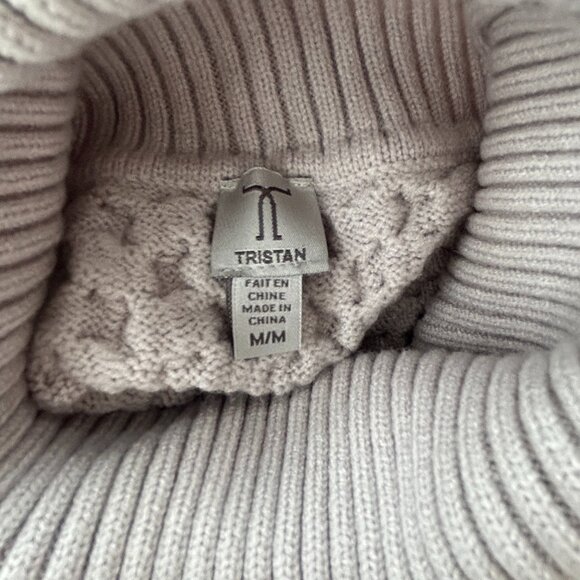 Tristan Light Grey Cable Knit Turtleneck Sweater – Medium - Picture 7 of 9